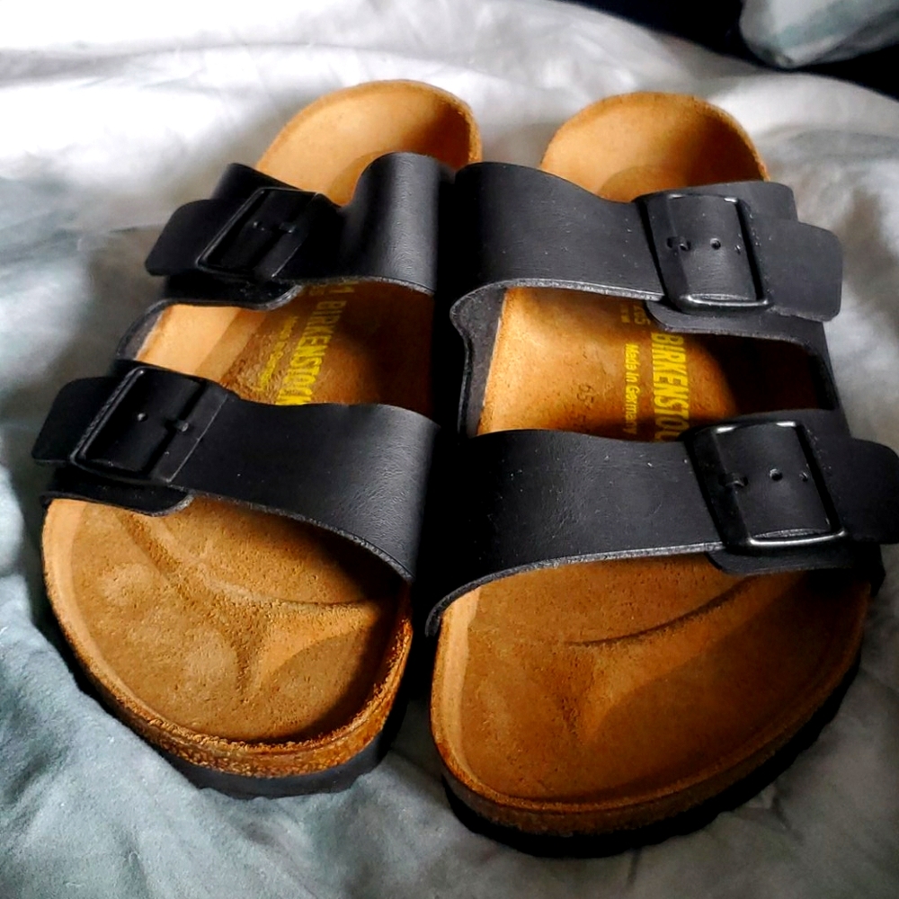Brand New Birkenstock - Arizona sandals
